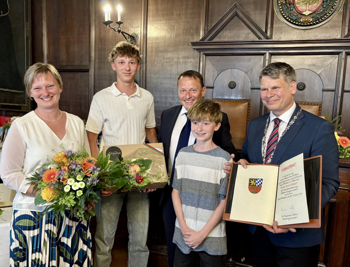 Jens Meyer ist jetzt Alt-Oberbürgermeister -Weiden verabschiedet 17 Stadträte