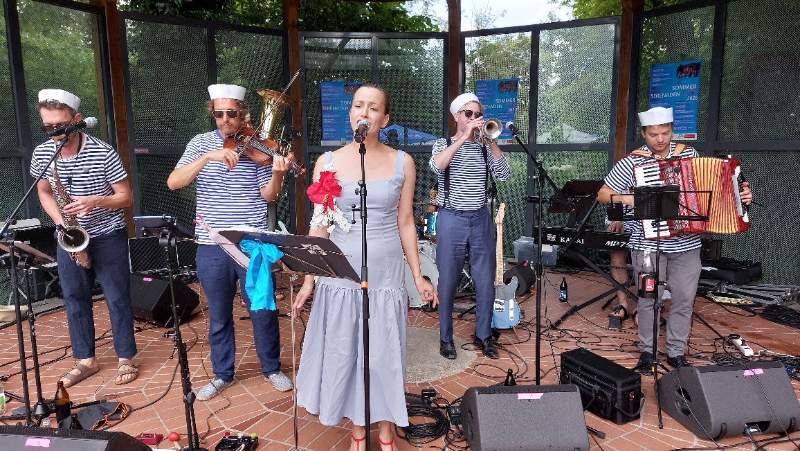 Seemannslieder und Sommerklänge begeistern im Max-Reger-Park