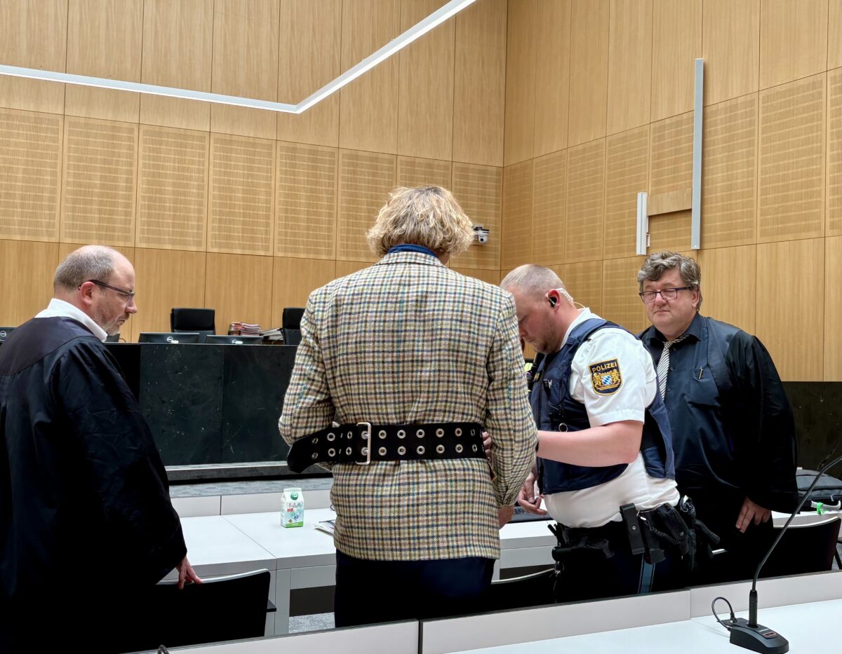 Testamentfälscher: Gericht setzt Prozess aus – Psychiater soll Angeklagten untersuchen