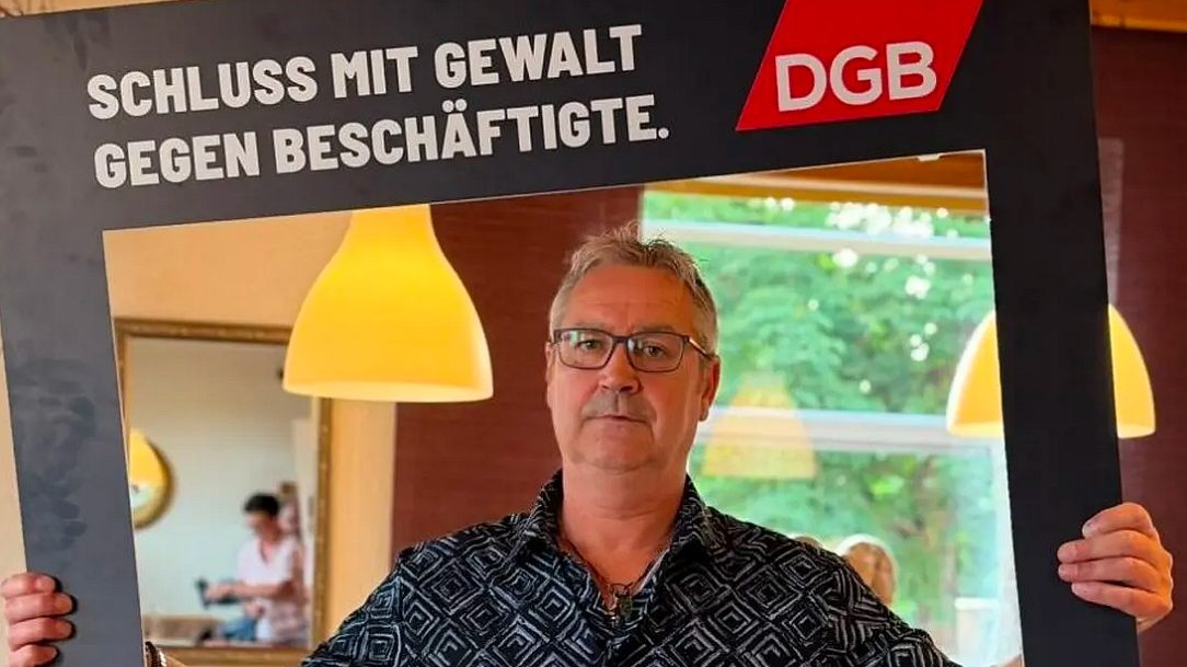 DGB-Kampagne gegen Gewalt macht Station in Schwandorf