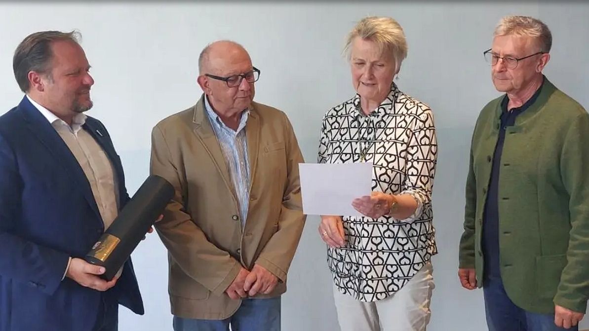 Erich Schraml bleibt weitere fünf Jahre Kreisarchivpfleger im Landkreis Tirschenreuth