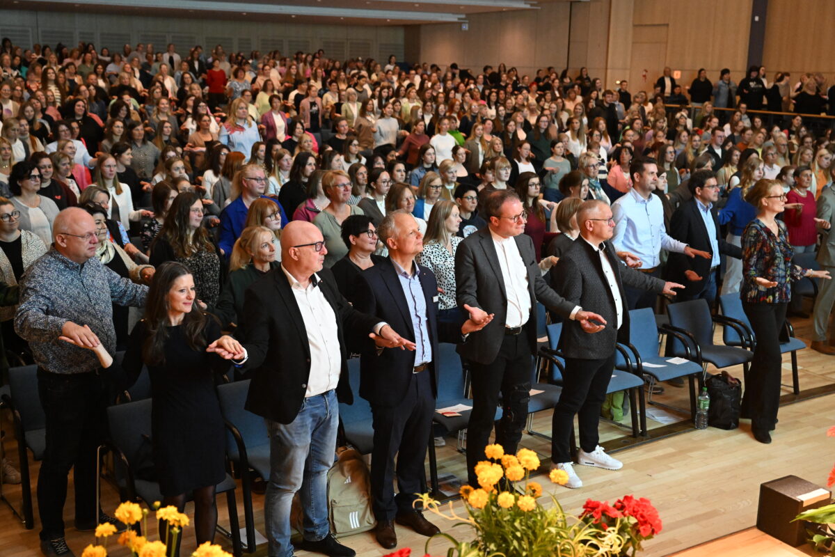 Caritas-Fachtagung in Weiden stärkt Demokratie in der Kita