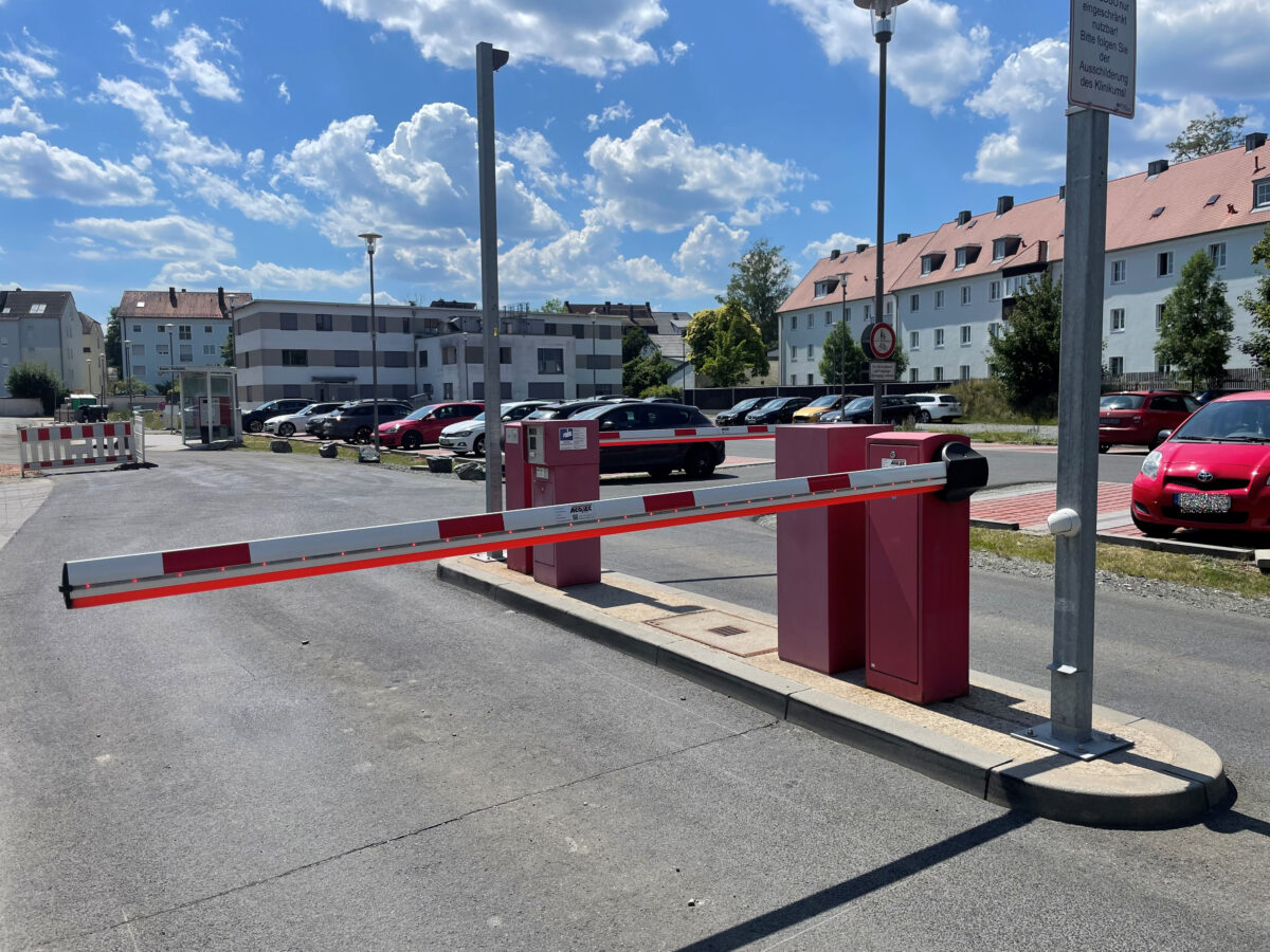Digitales Parksystem startet am 3. Juli am Klinikum Weiden