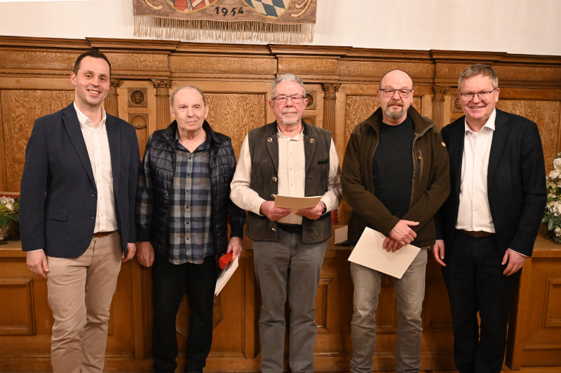 Ehrenzeichen für BRK-Mitglieder in Amberg nach 40 und 50 Jahren