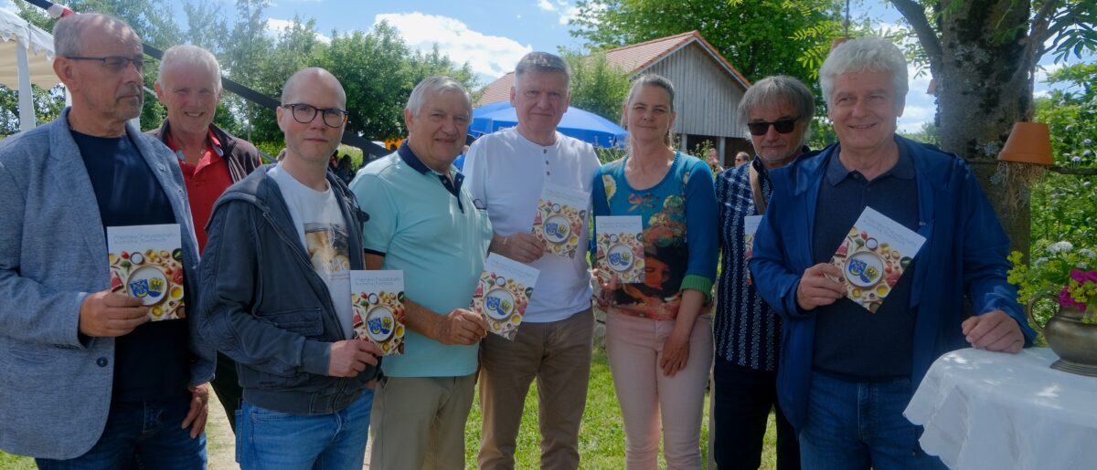 Schöne Idee: Freundschaftskochbuch bringt Floß und Tlucna zusammen