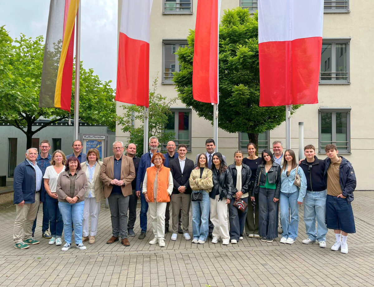 Gäste aus Partnerstädten beim 86. Volksfest in Schwandorf
