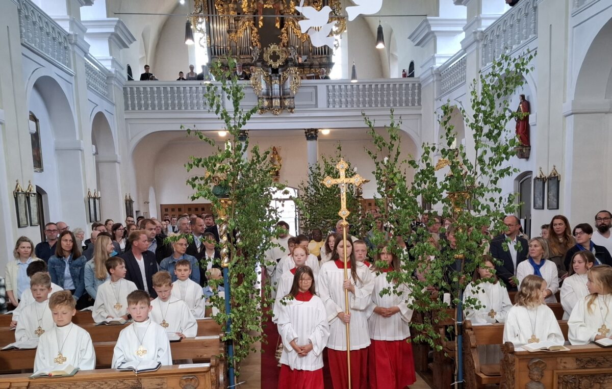 Glaube und Brauchtum strahlen beim Nach-Fronleichnamsfest in Eslarn