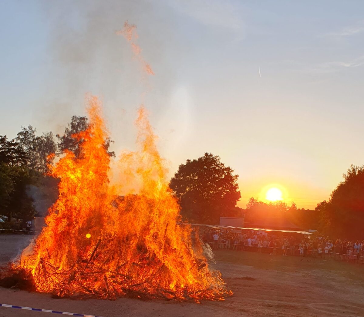 Johannisfeuer begeistert rund 600 Gäste in Weiherhammer