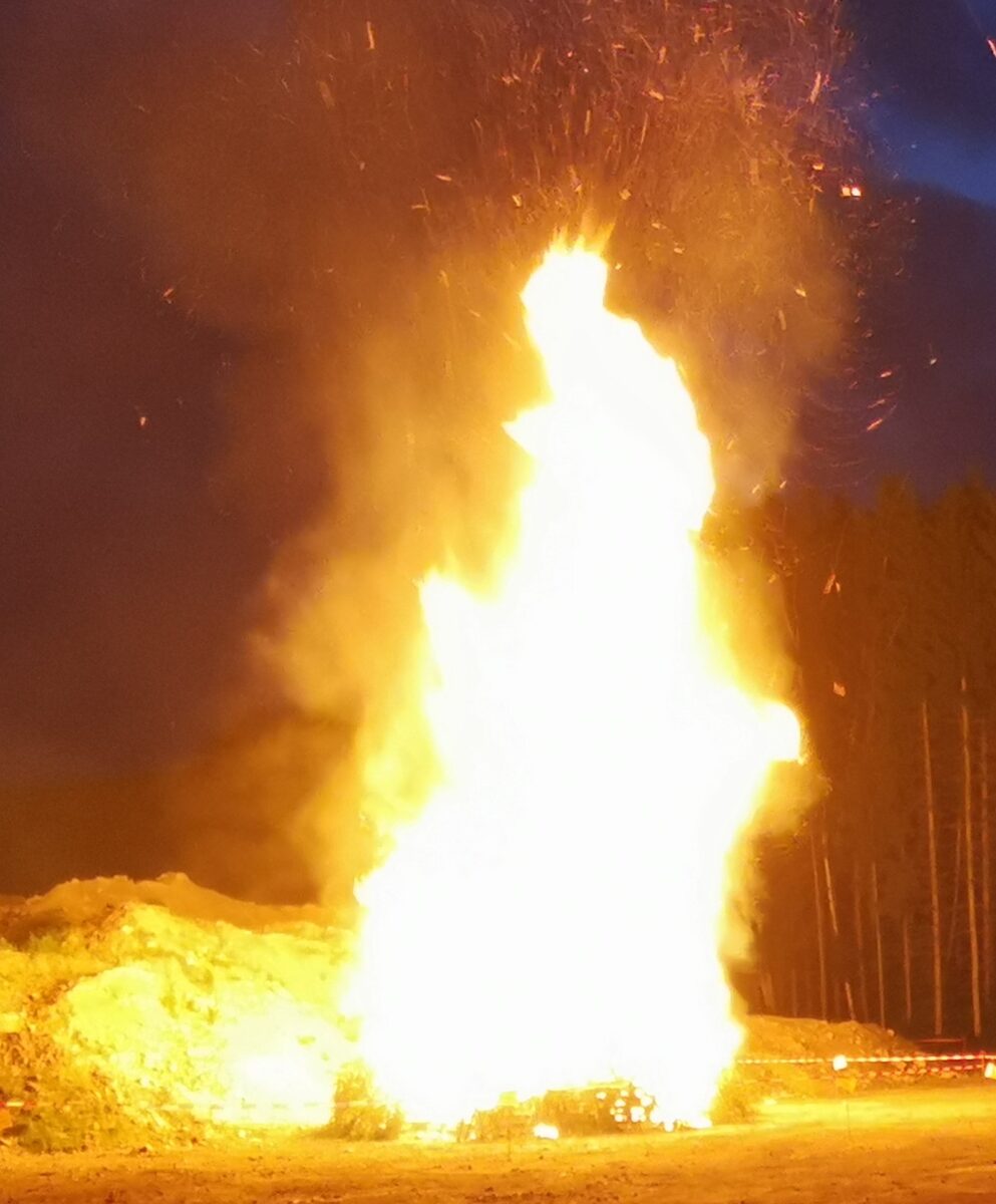 Geselliges Johannisfeuer in Pfrentsch