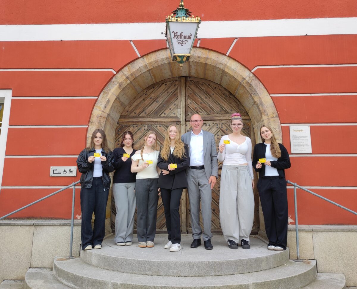 Juleica für sechs Mitglieder der Fokusgruppe Jugend in Burglengenfeld