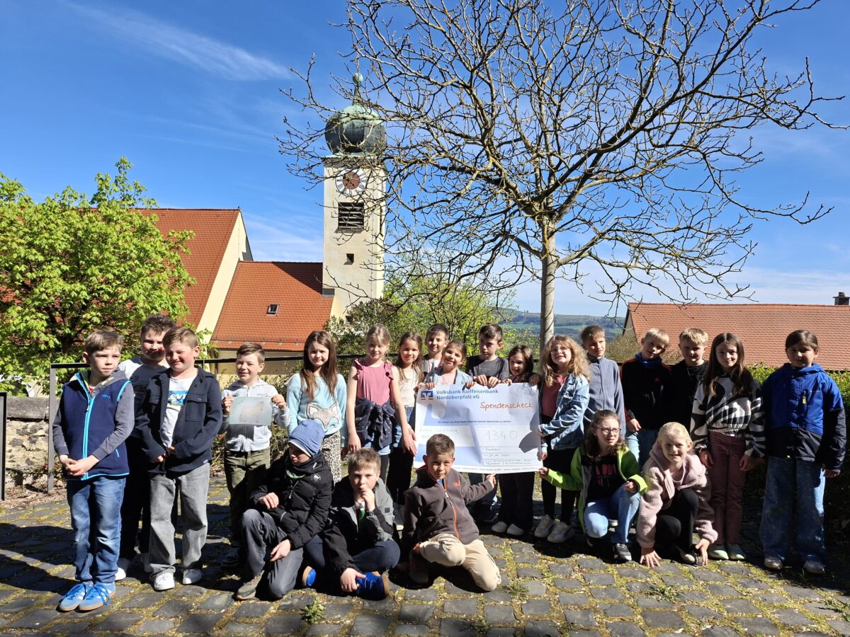 Kommunionkinder aus Parkstein und Kirchendemenreuth spenden 1340 €