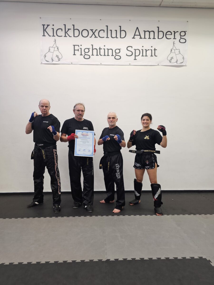 Kurt Karl vom Kickboxclub Amberg erhält siebten Dan