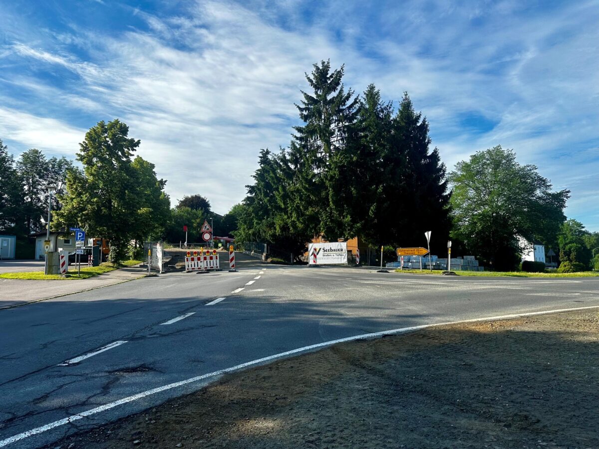 Kurz notiert: Neustadt an der Waldnaab - Kreuzung voll gesperrt