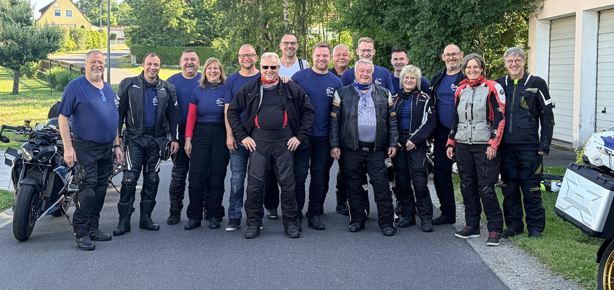 Motorradfreunde aus Floß trotzen Hitze im Zillertal
