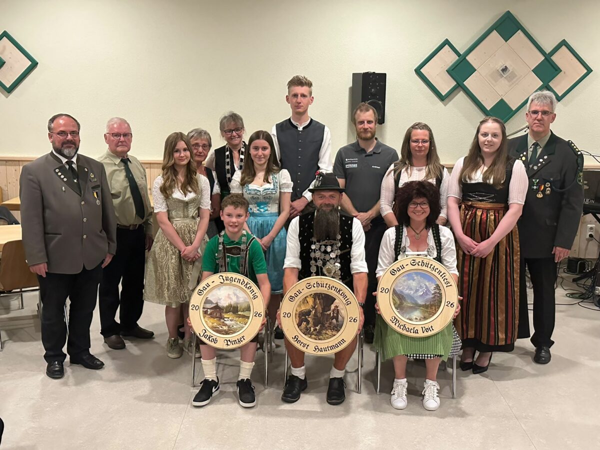 Neue Gauschützenmajestäten beim Ball in Kastl gekrönt