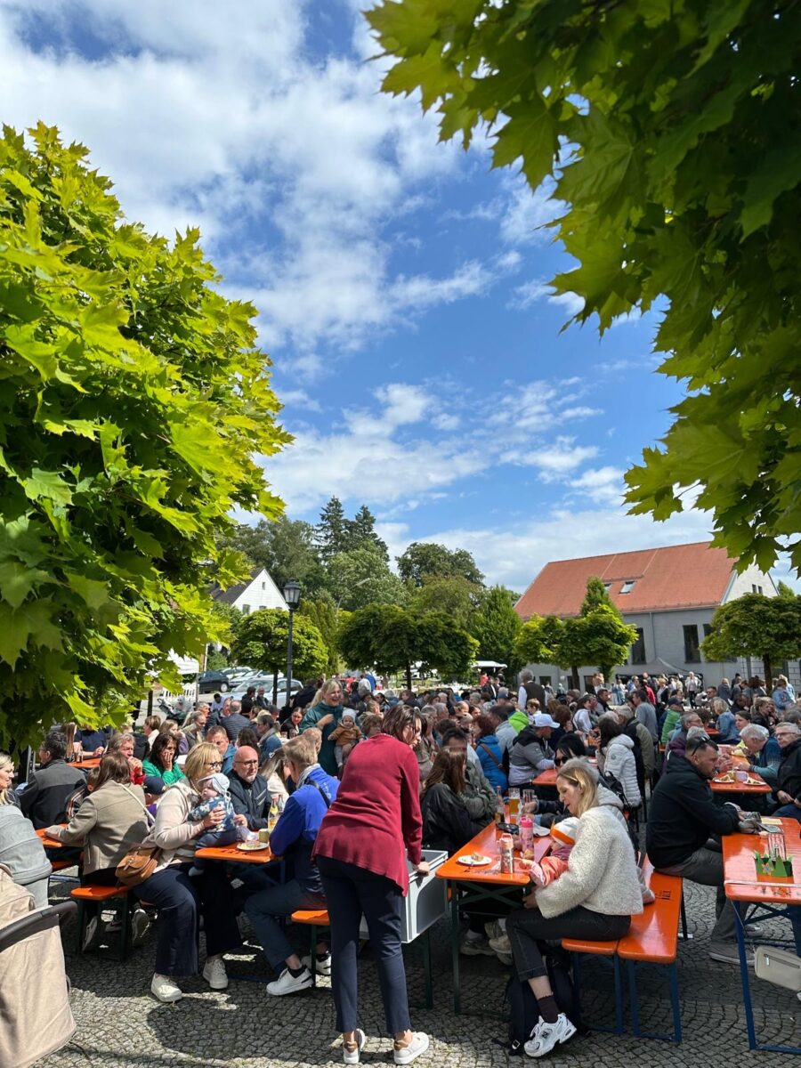 Pfarrfest in Vohenstrauß begeistert trotz kühler Witterung