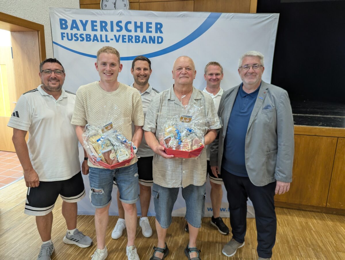 Schiedsrichterlehrgang in Regenstauf stellt Weichen für die neue Saison