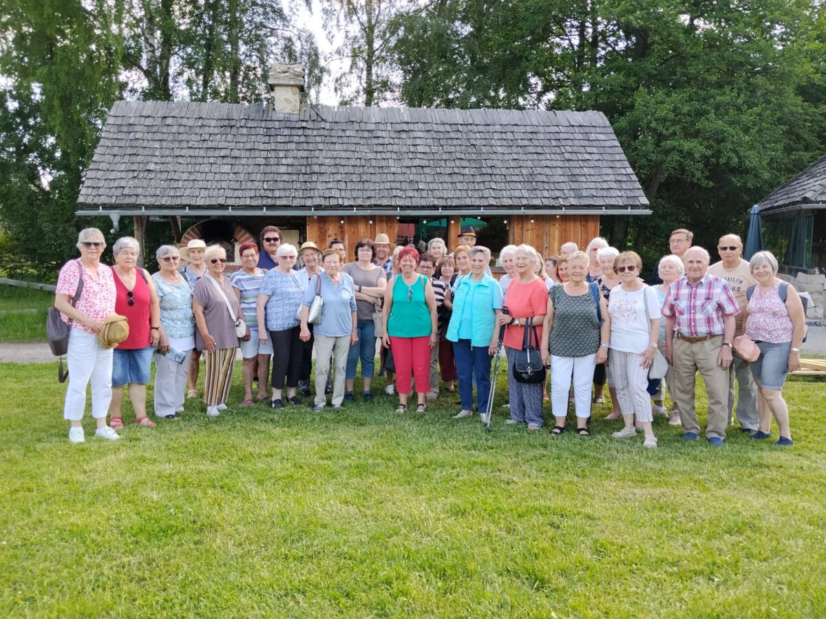 Senioren aus Maxhütte-Haidhof besuchen Geschichtspark Bärnau-Tachov