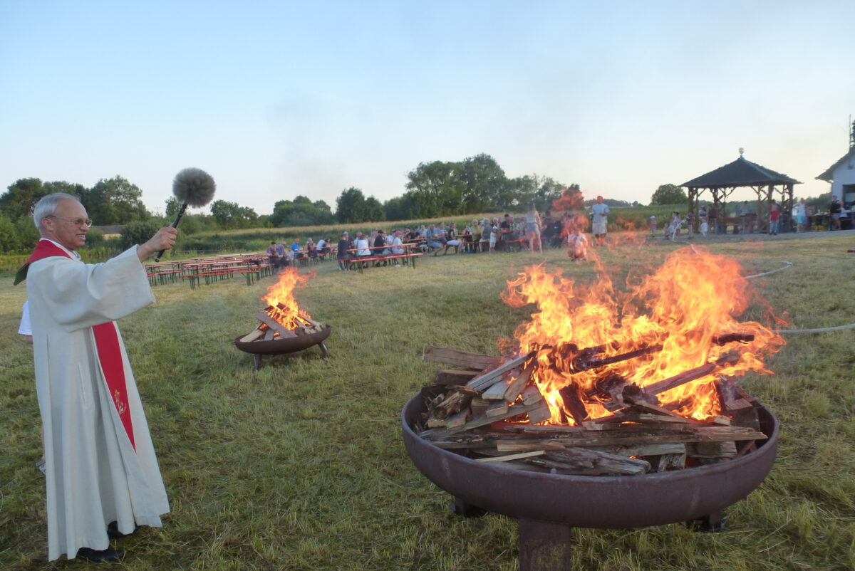 Sonnwendfeier in Kohlberg mit Mini-Johannisfeuer
