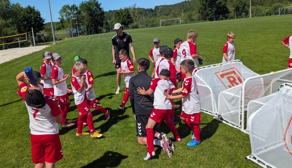 Spaß und Training für 25 Kinder beim Jahn-Fußballcamp in Rieden