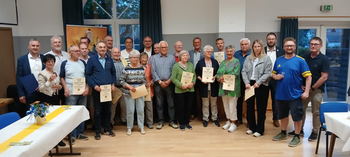 TSG Mantel-Weiherhammer ehrt langjährige Mitglieder in Mantel