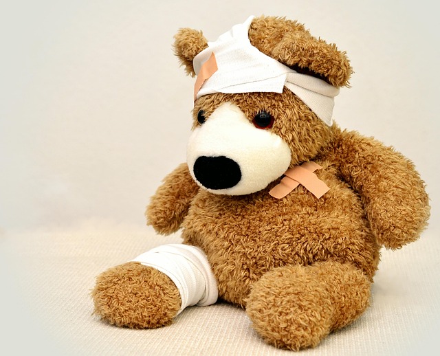 Teddybärenklinik an der OTH-Weiden: Erste Hilfe für Kuscheltiere!