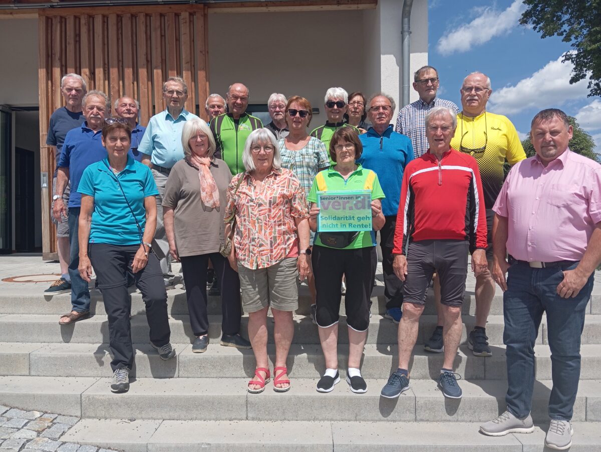 Seniorenradltour stärkt Zusammenhalt in Störnstein