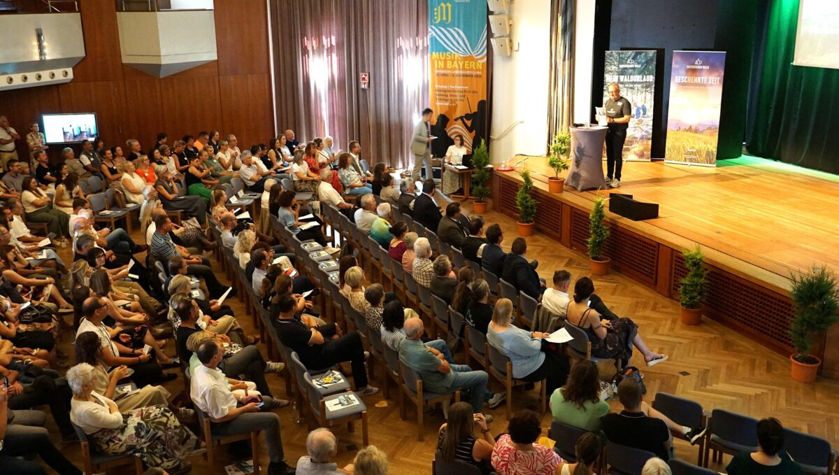 Tourismustag Bayerischer Wald in Freyung fokussiert Digitalisierung und KI