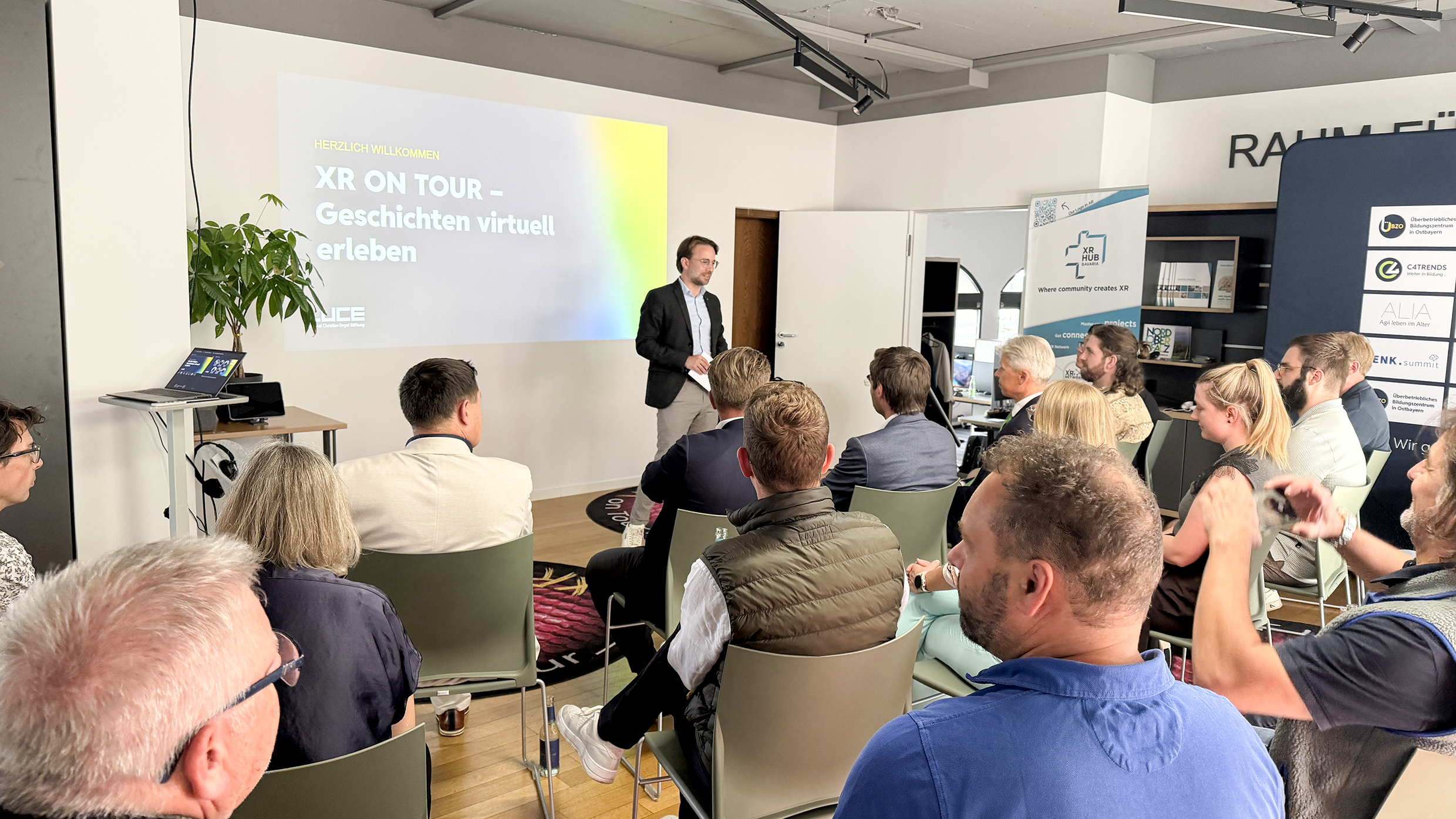 XR-Erlebniswoche eröffnet im Stadtlabor DENK.max in Weiden