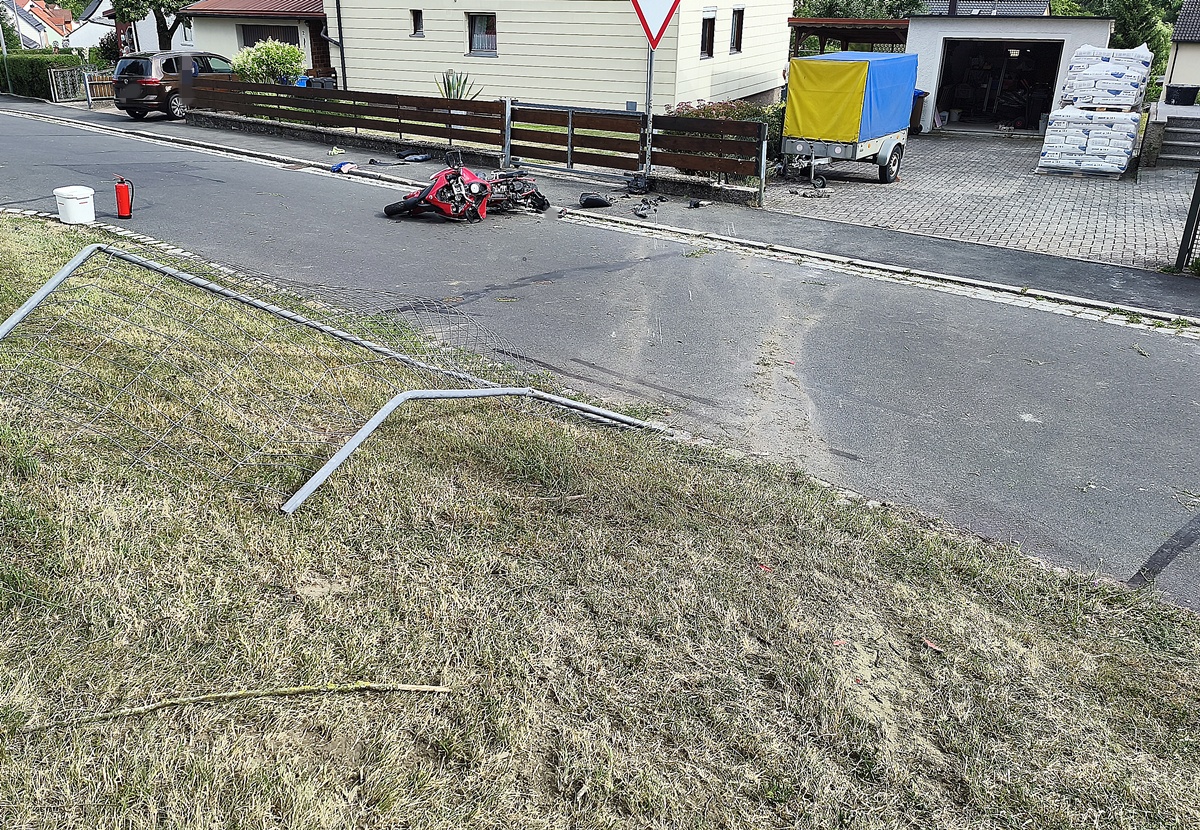 Motorradfahrer lebensgefährlich verletzt bei Unfall in Eschenbach
