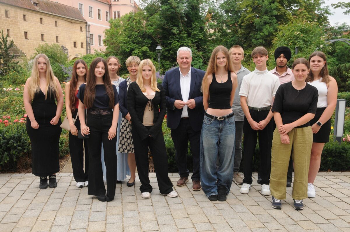 Beste der Mittelschulen geehrt in Amberg-Sulzbach und Amberg