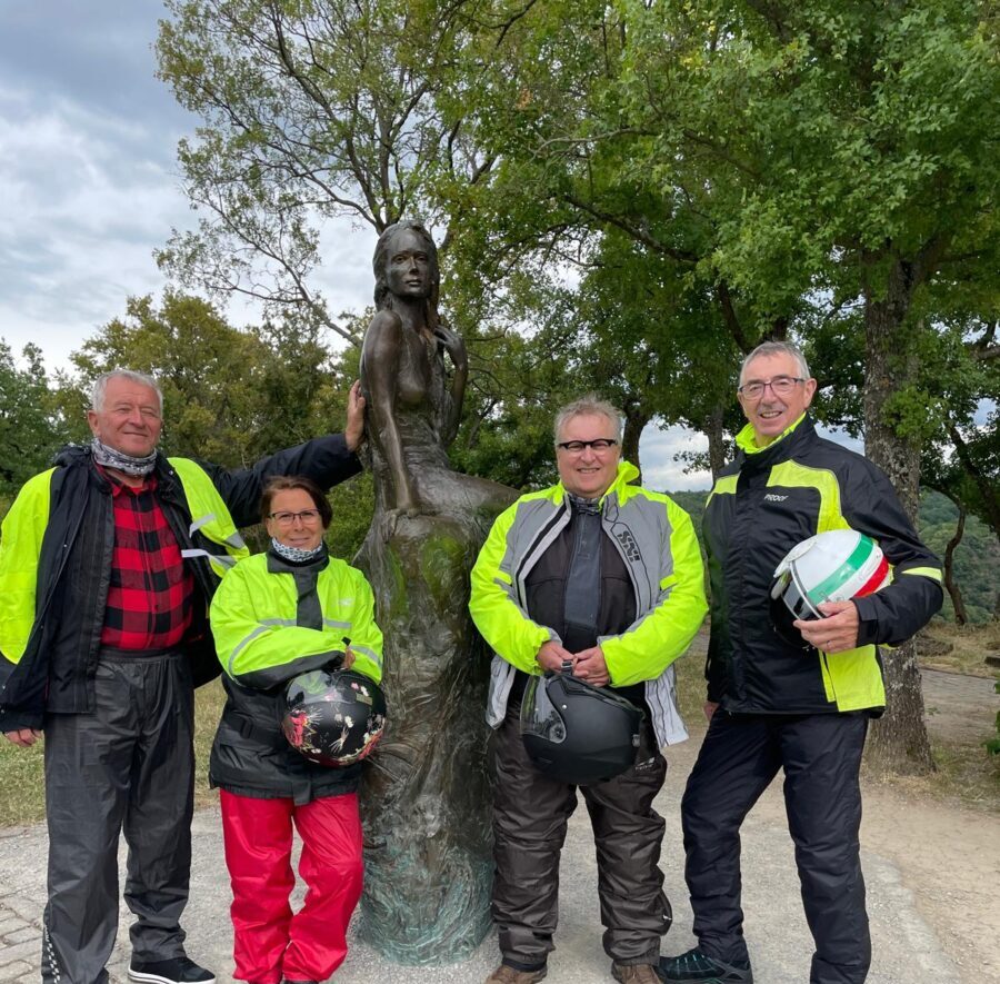 Vier „Vespen“ an Rhein und Mosel