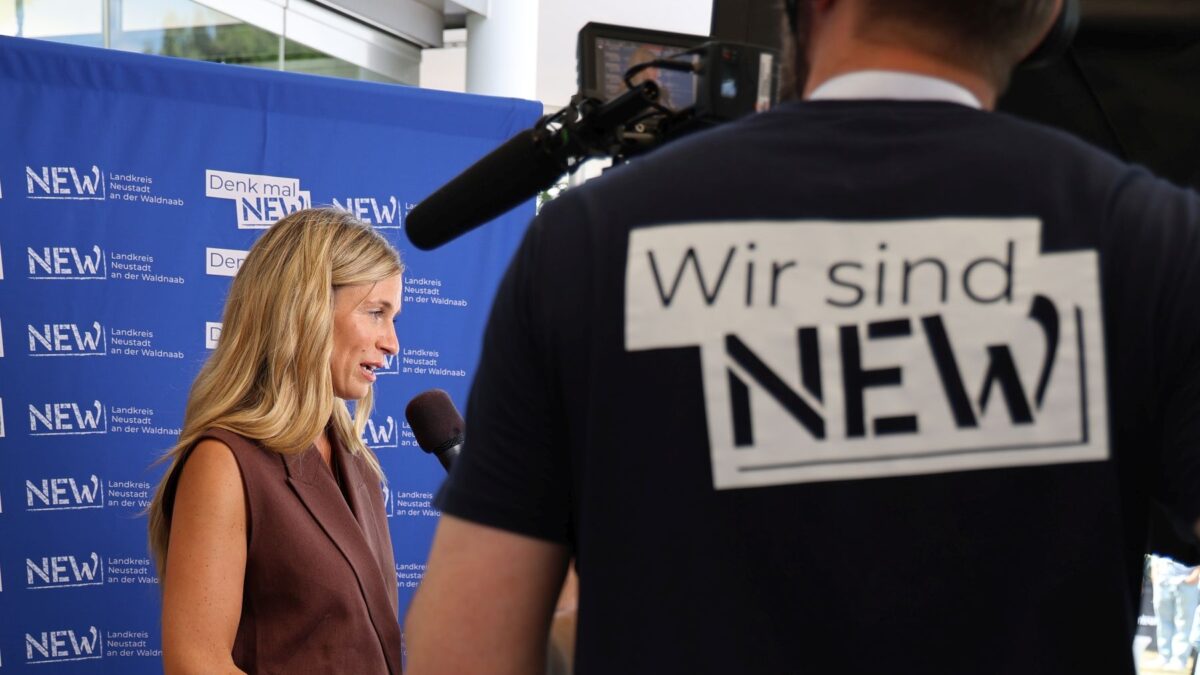 NEW Perspektiven: Schlaue Köpfe im Landkreis -  beim DENK.summit wird Zukunft gemacht