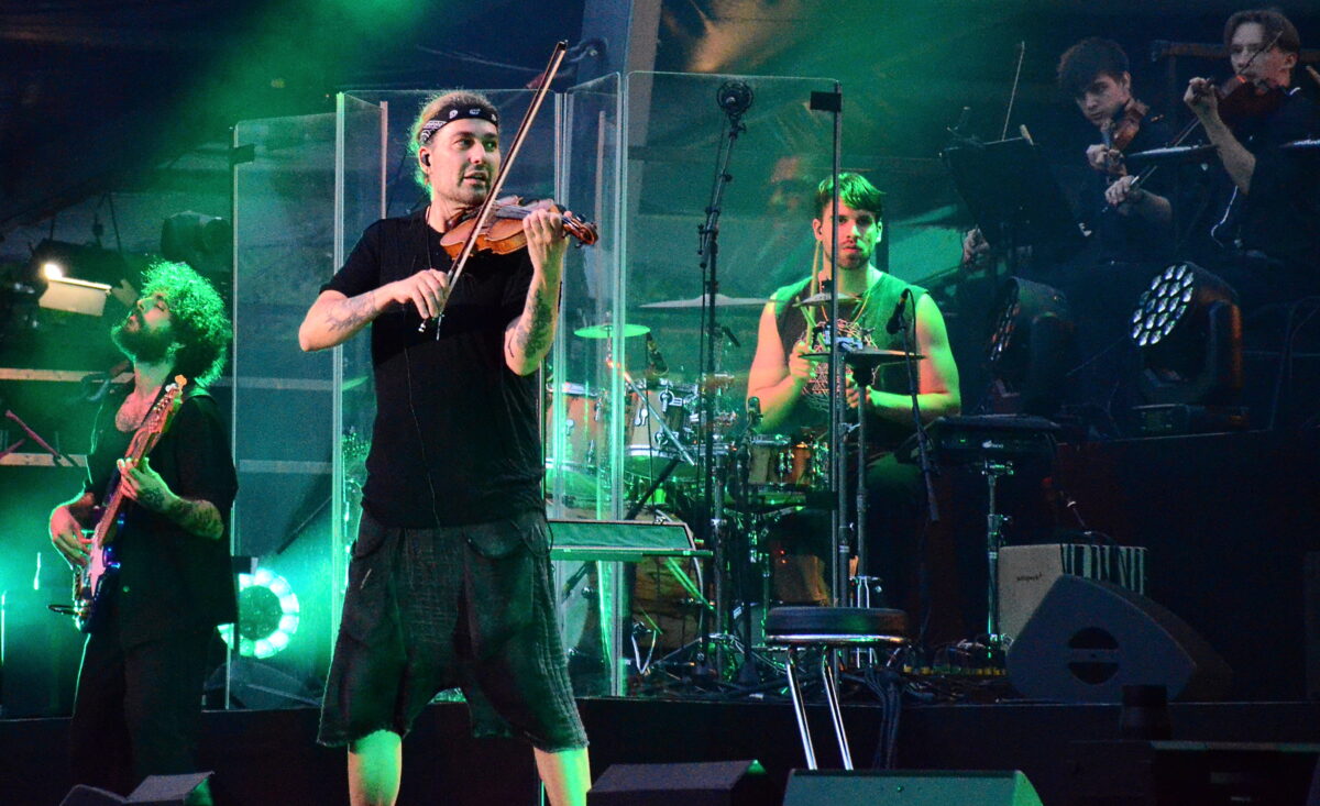 David Garrett trotzt dem Regen: Virtuose „Millennium Symphony“ begeistert bei den Schlossfestspielen