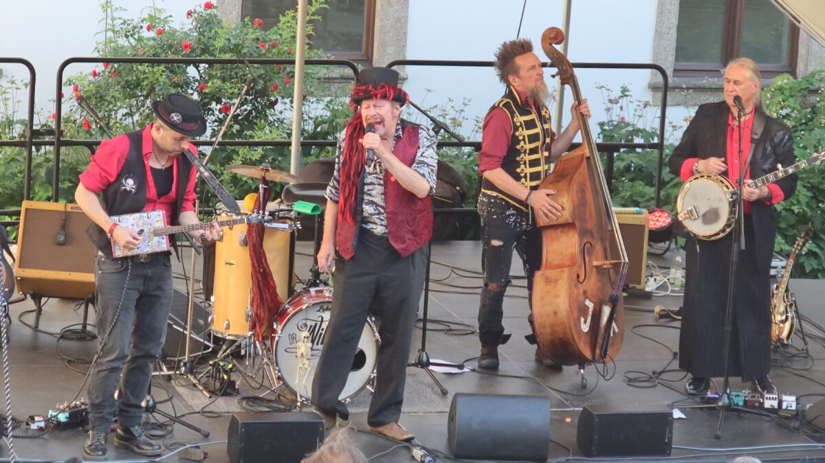 Voodoo-Blues vom Feinsten lässt die Bühne der Regionalbibliothek beben