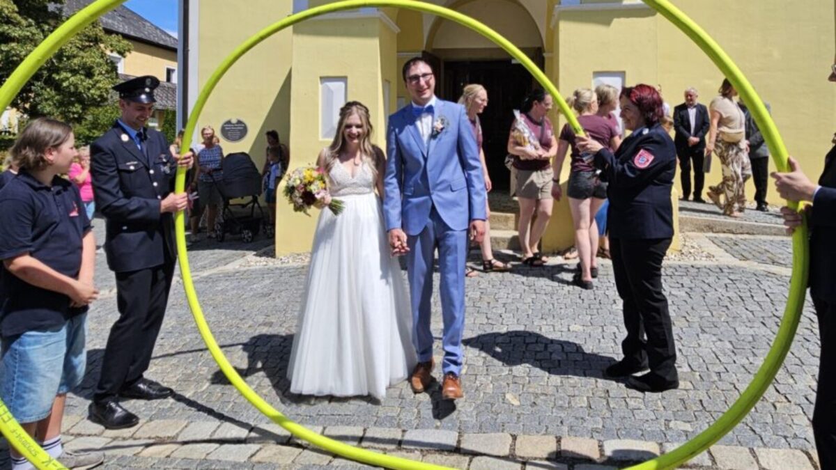 Kirchlicher Segen in Böhmischbruck für Tanja und Michael Meier aus Altentreswitz