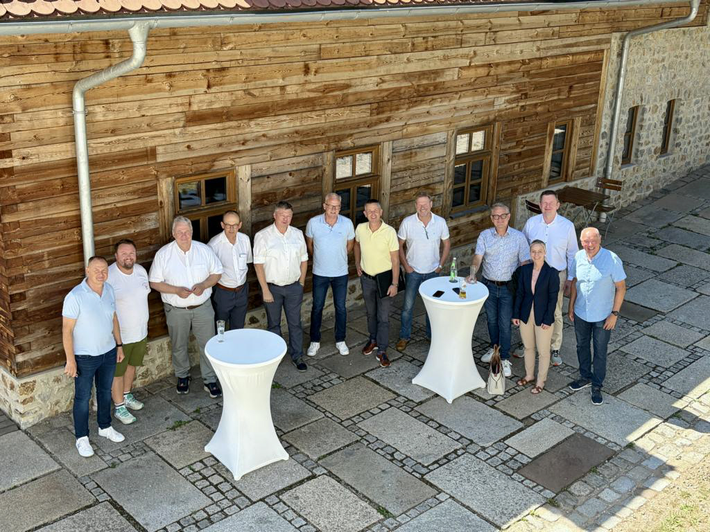 Übergabeklausur stärkt Zusammenarbeit im Wirtschaftsraum Amberg in Freudenberg