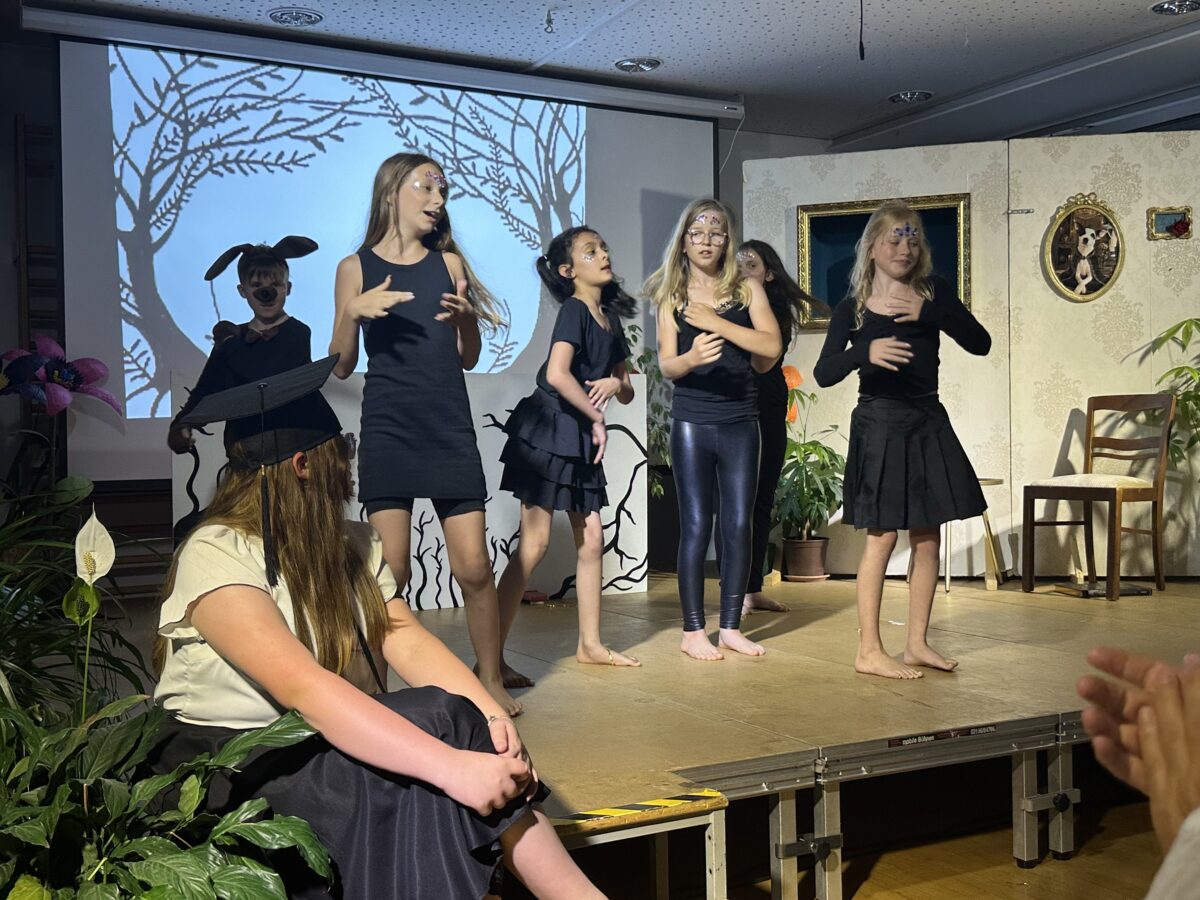 Theaterabend an der St. Felix Schule in Neustadt feiert Selbstliebe
