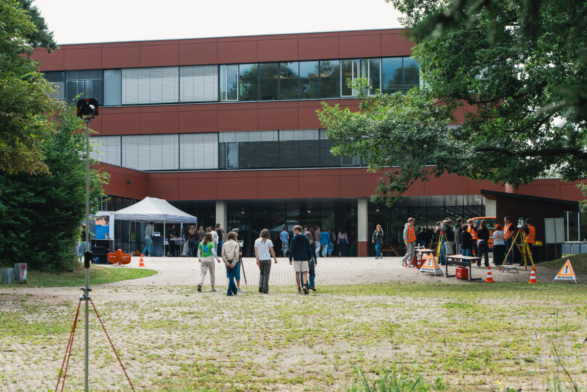Schülerinnen und Schüler vermessen die Welt in Tirschenreuth
