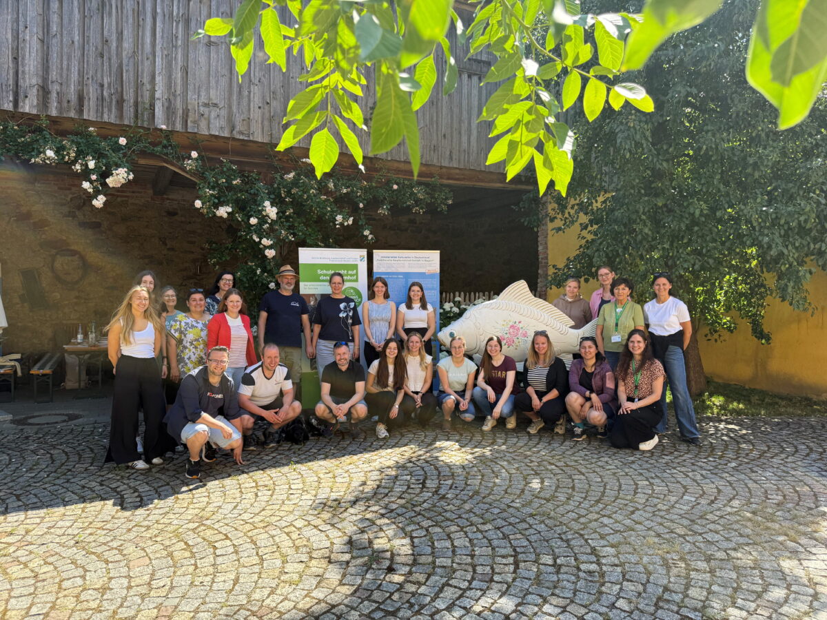 Angehende Lehrkräfte erproben in Mitterteich Erlebnisbauernhof