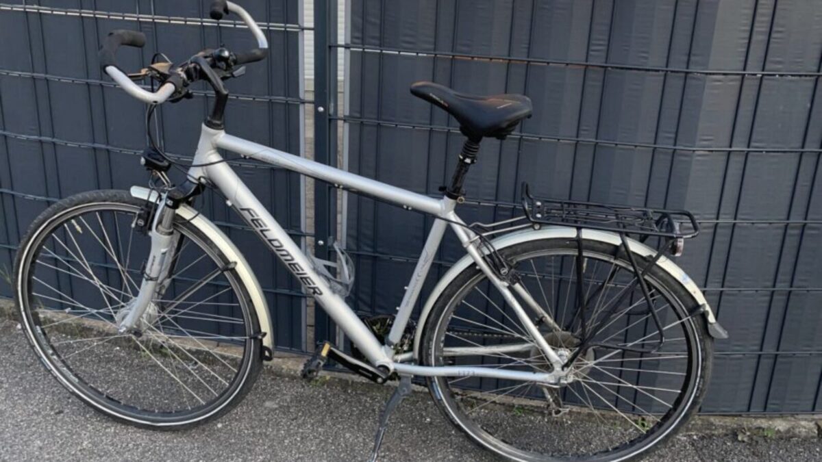 Betrunkener Lieferwagenfahrer verursacht 17.000 Euro Schaden in Schwandorf