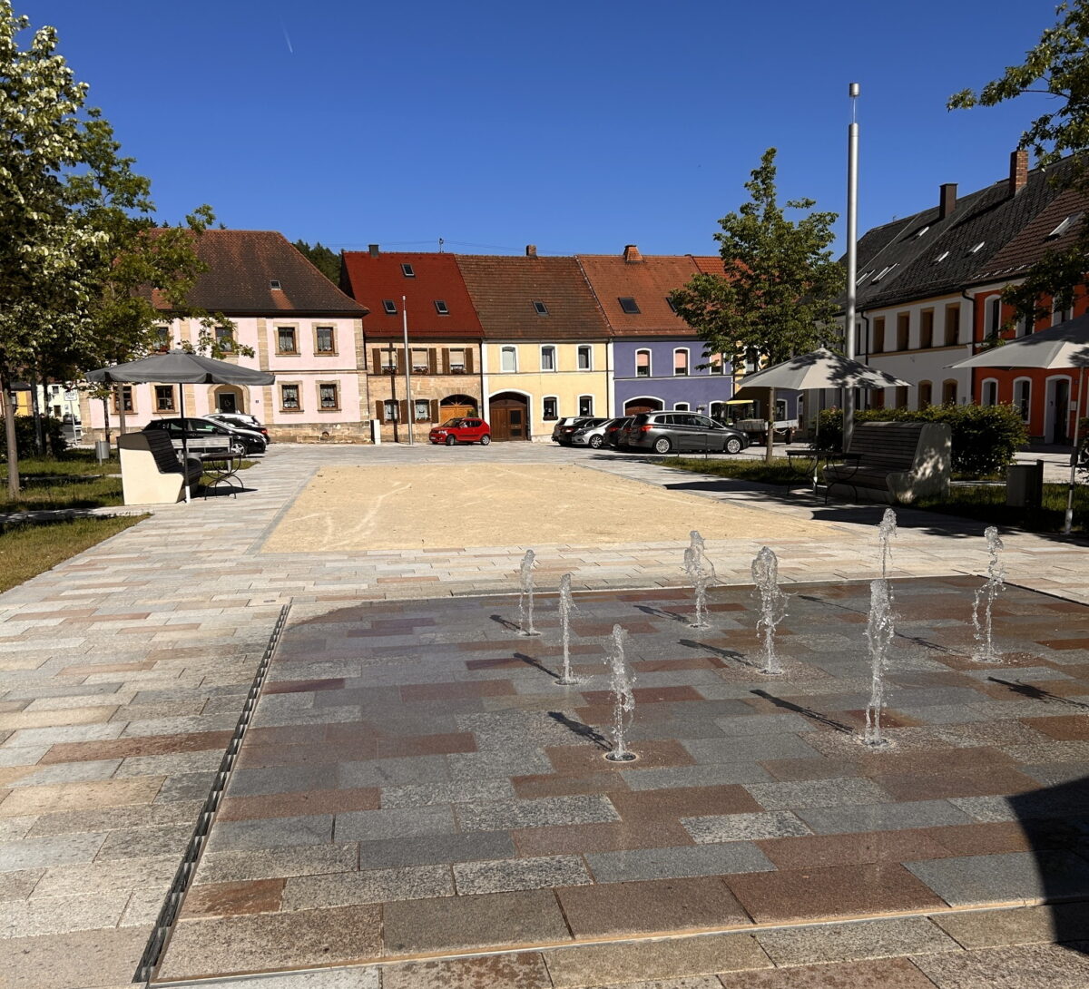 Bürgerfest Neustadt/Kulm kehrt auf sanierten Marktplatz zurück
