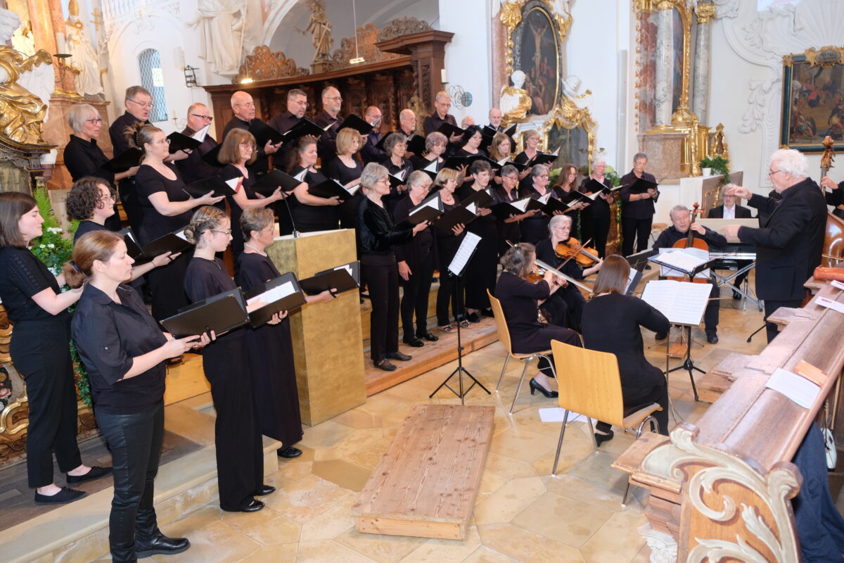 Chorgemeinschaft St. Georg begeistert beim Speinsharttag in Speinshart