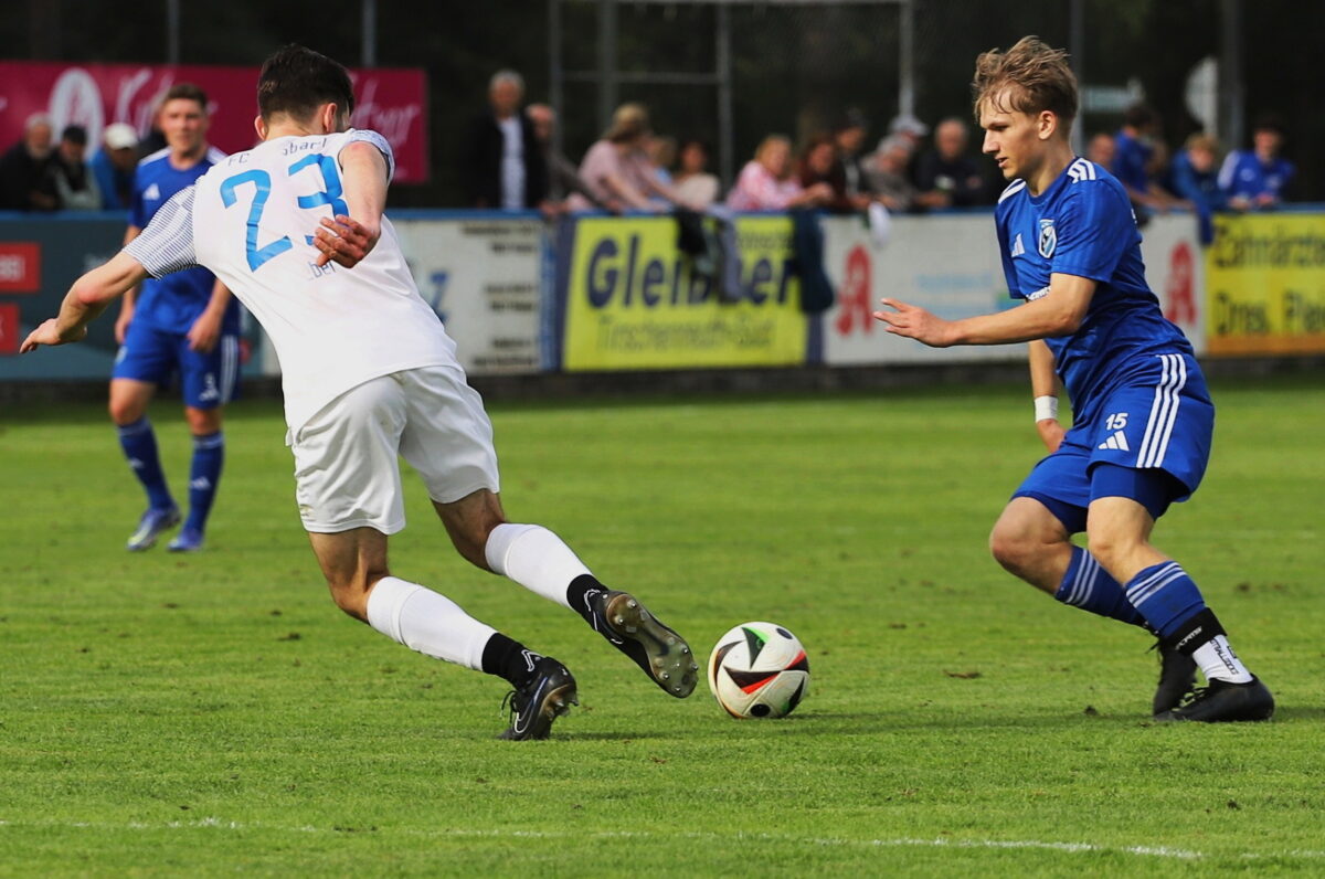 Bastian Schreml macht das 1:0 vor der Pause. Archivbild: Rudi Walberer