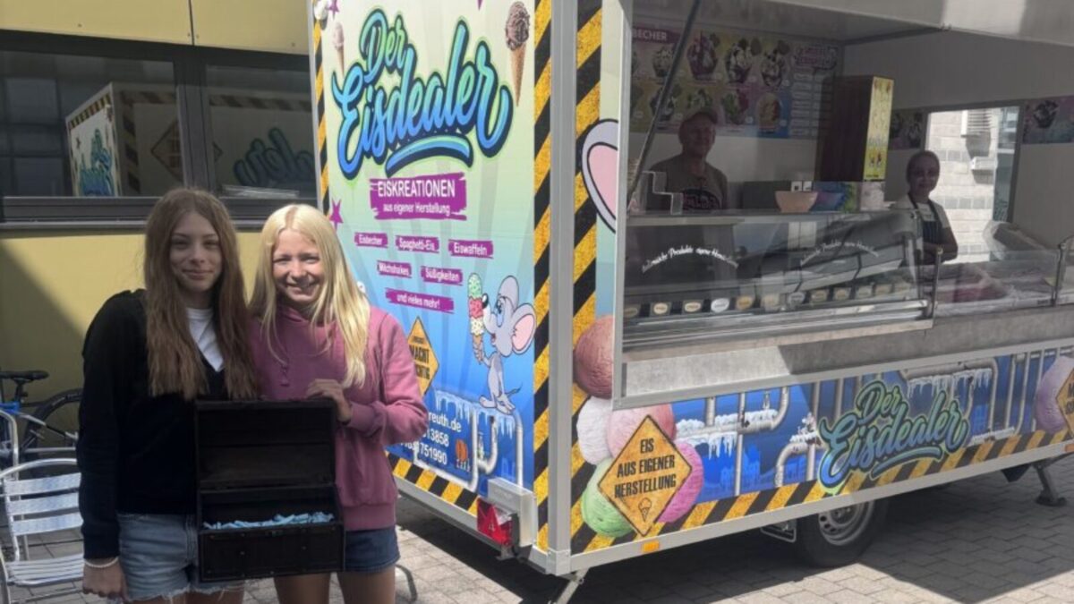 Eiswagen begeistert zum Schuljahresende in Eschenbach