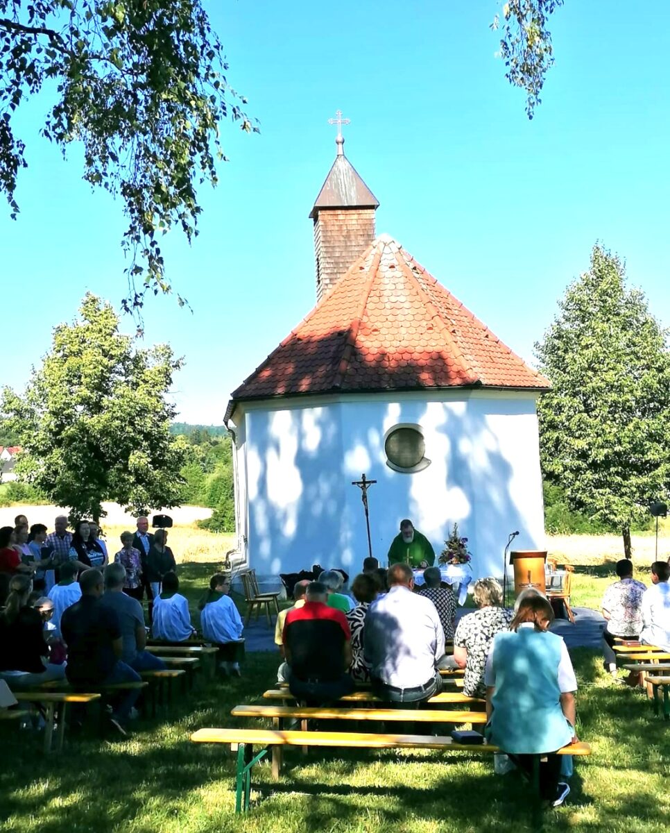Feldgottesdienst an der Steinbauernkapelle in Pechbrunn