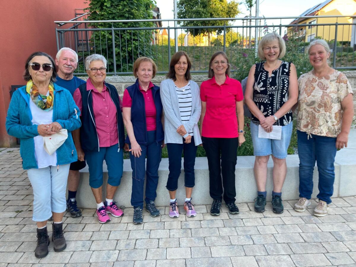 Gedenkmesse begleitet Pilgerfahrt zum Fahrenberg aus Leuchtenberg