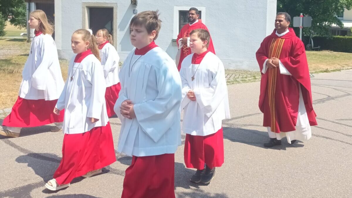 Gemeinde feiert Patrozinium, Kirchweih und Pfarrfest in Neukirchen