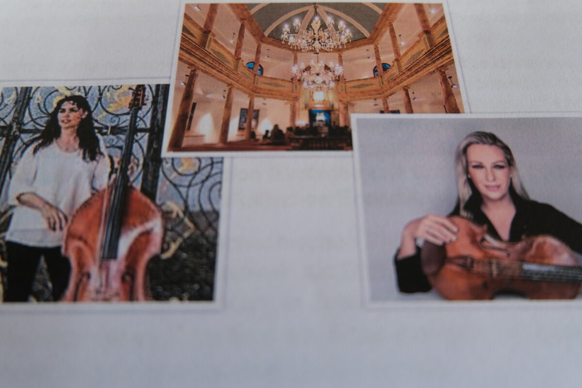 Jitka Hosprova und Miroslav Vilimec spielen in Floß