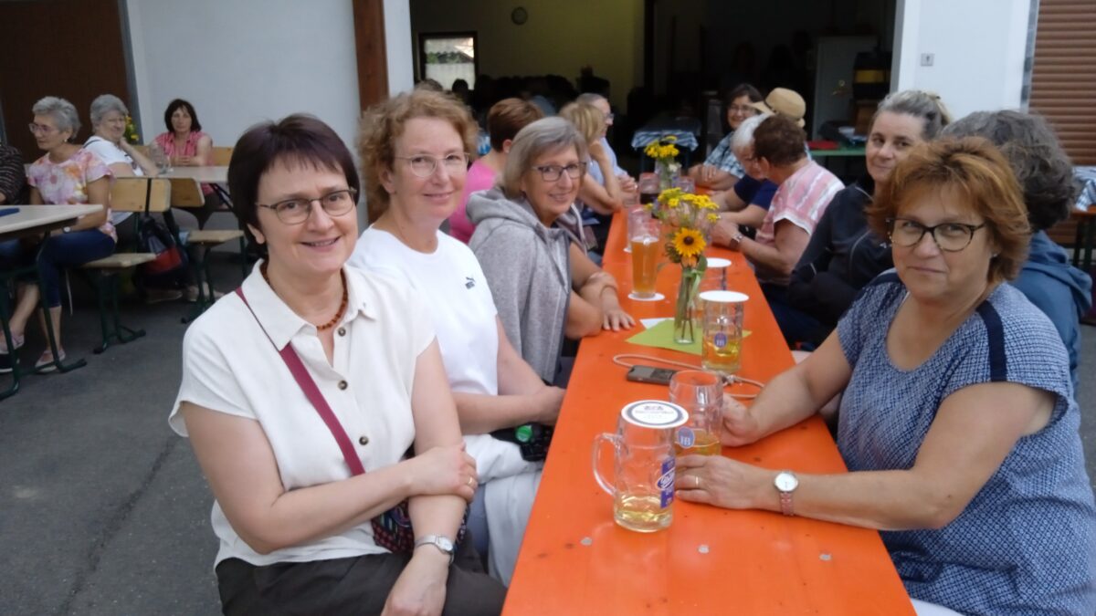 Ökumenisches Sommerfest in Floß ein voller Erfolg